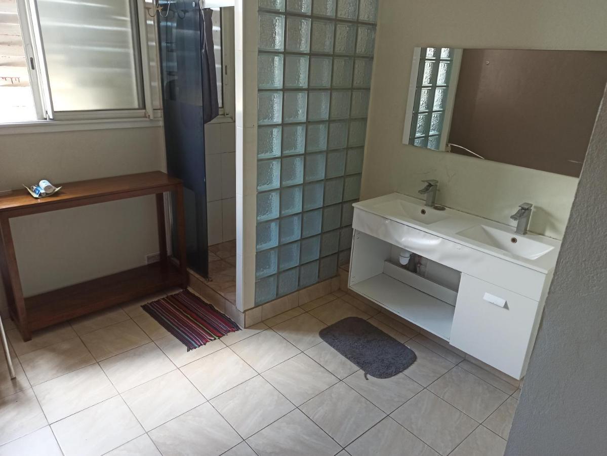 Locatriolet Appartement Saint-Denis Buitenkant foto